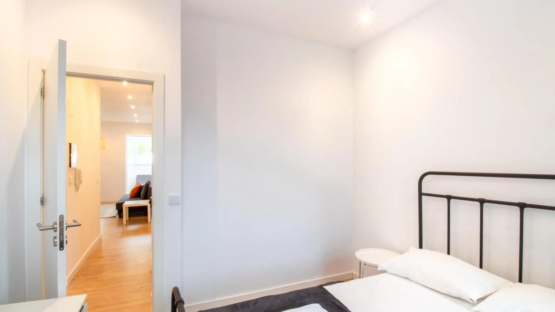 Serafina 1St Floor 2Br With Swimingpool Lissabon Appartement