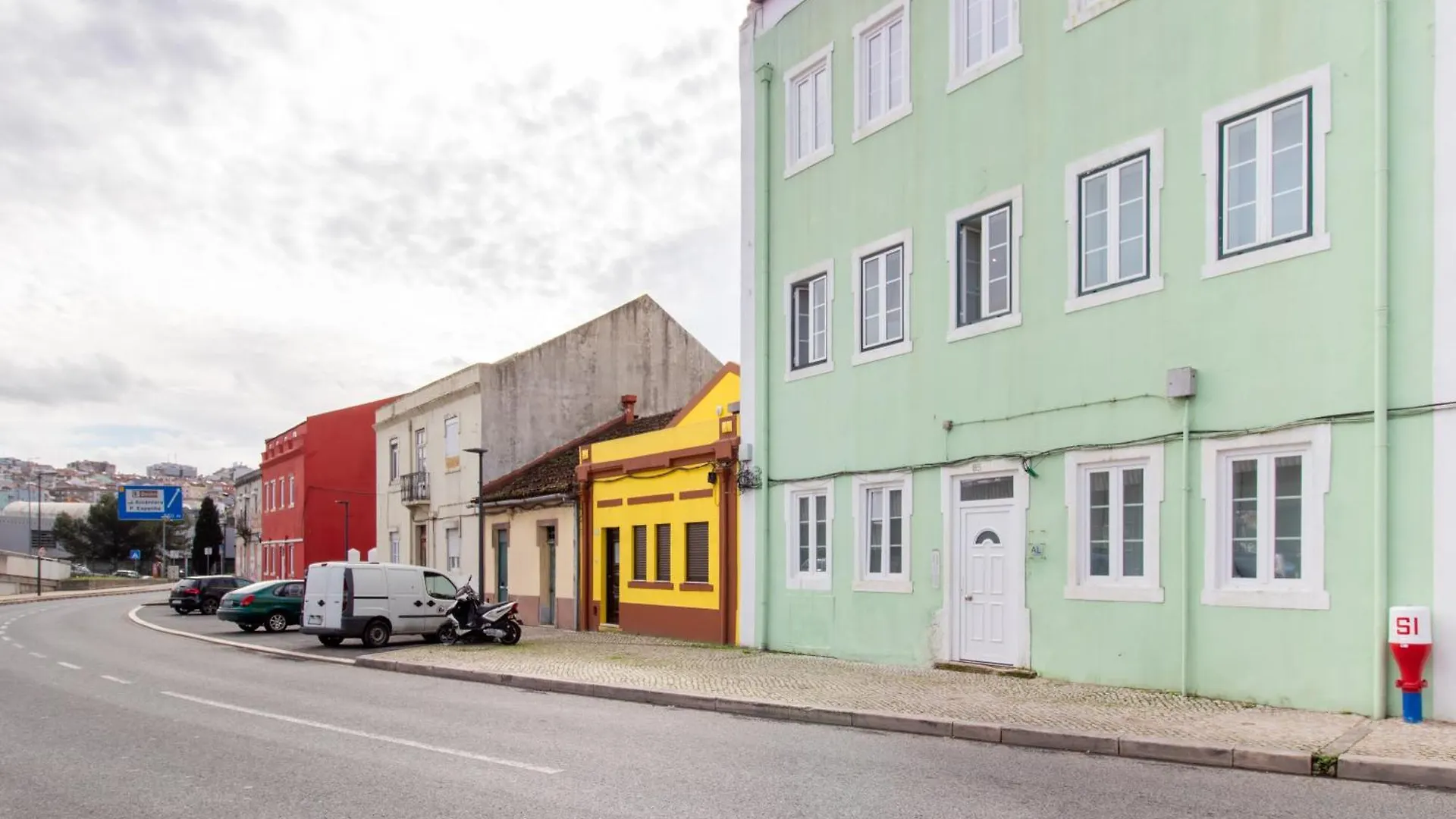 Serafina 1St Floor 2Br With Swimingpool Lisboa Portugal