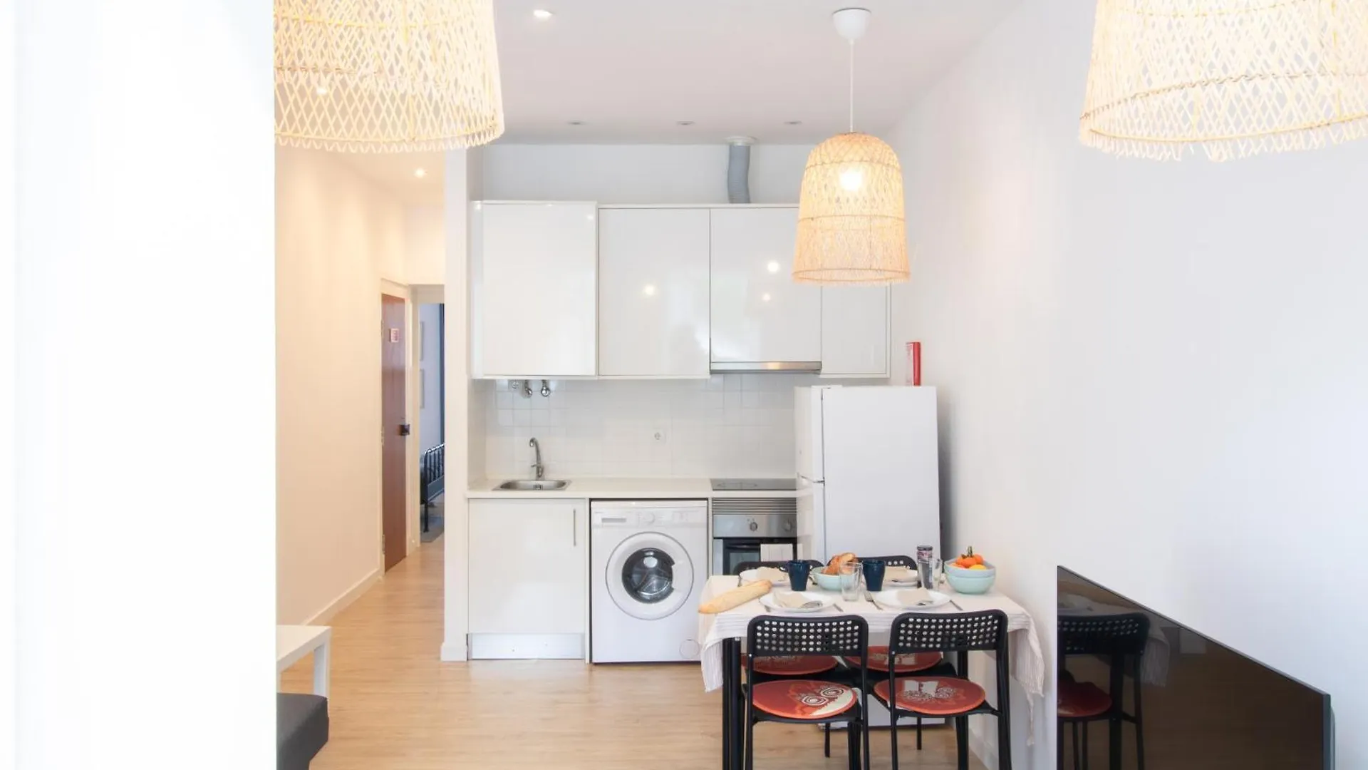 Serafina 1St Floor 2Br With Swimingpool Lisboa