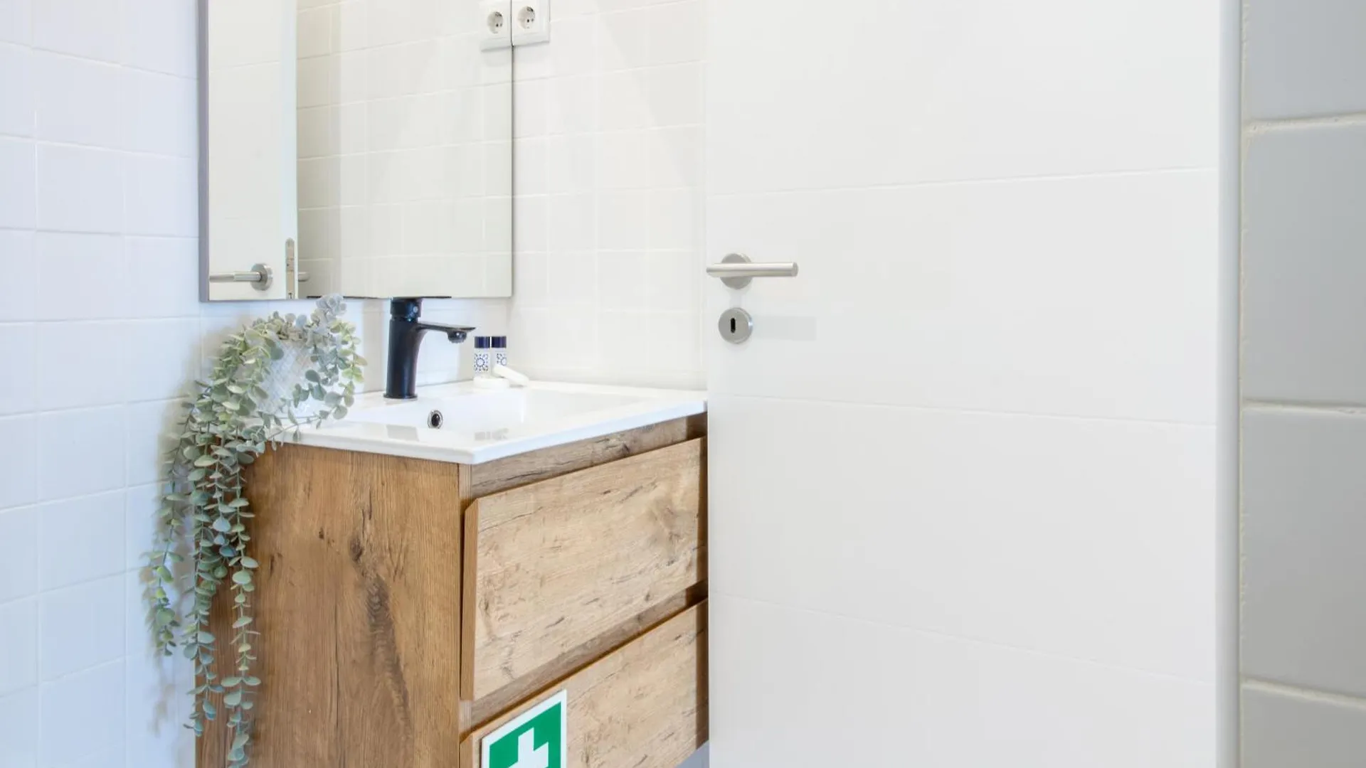 Serafina 1St Floor 2Br With Swimingpool Lisboa 0*,  Portugal